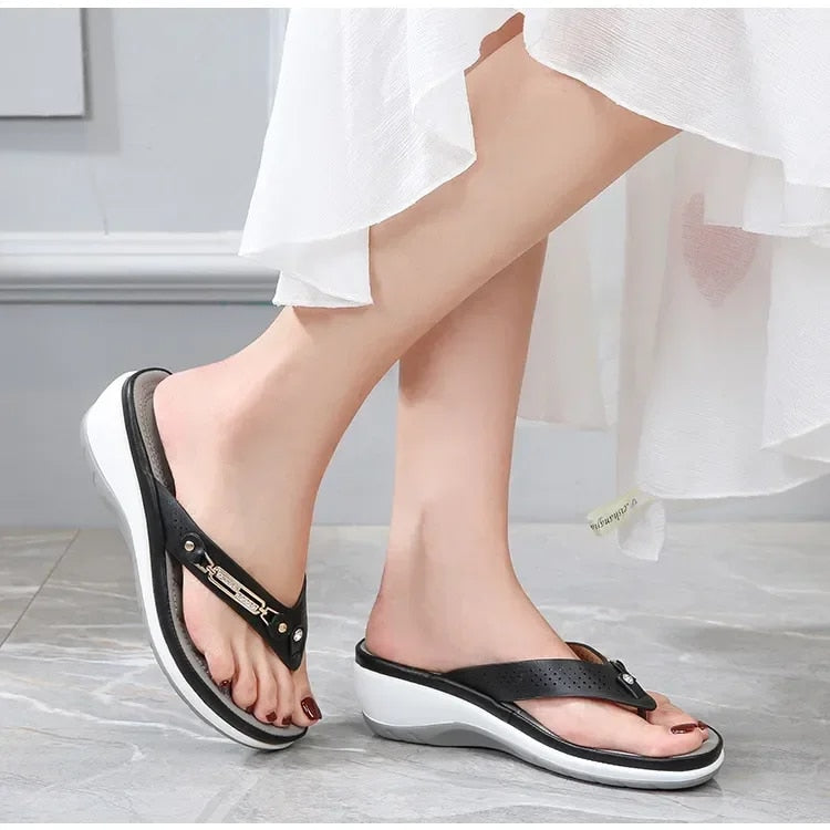 Women's Casual Buckle Flip-Flops