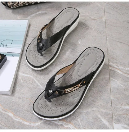 Women's Casual Buckle Flip-Flops